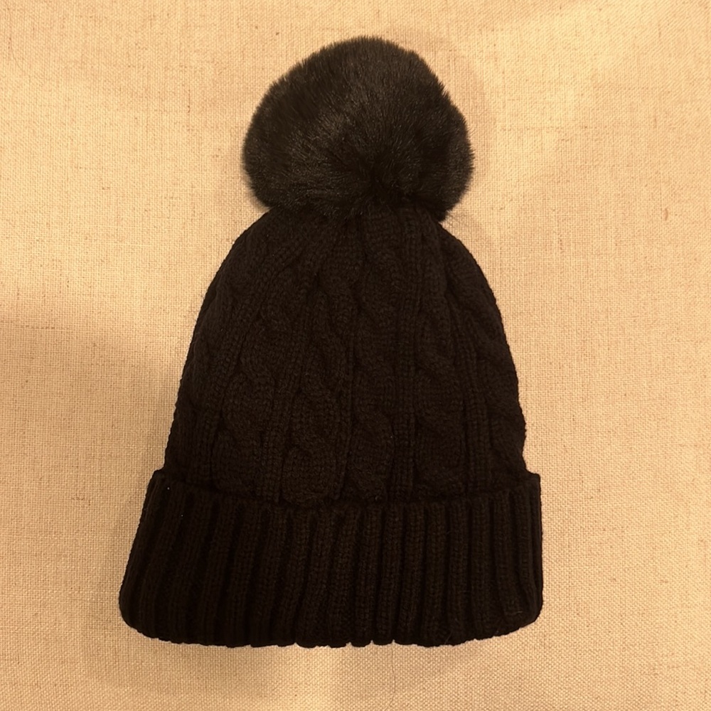 UGG hat and infinity scarf - Picture 3 of 5